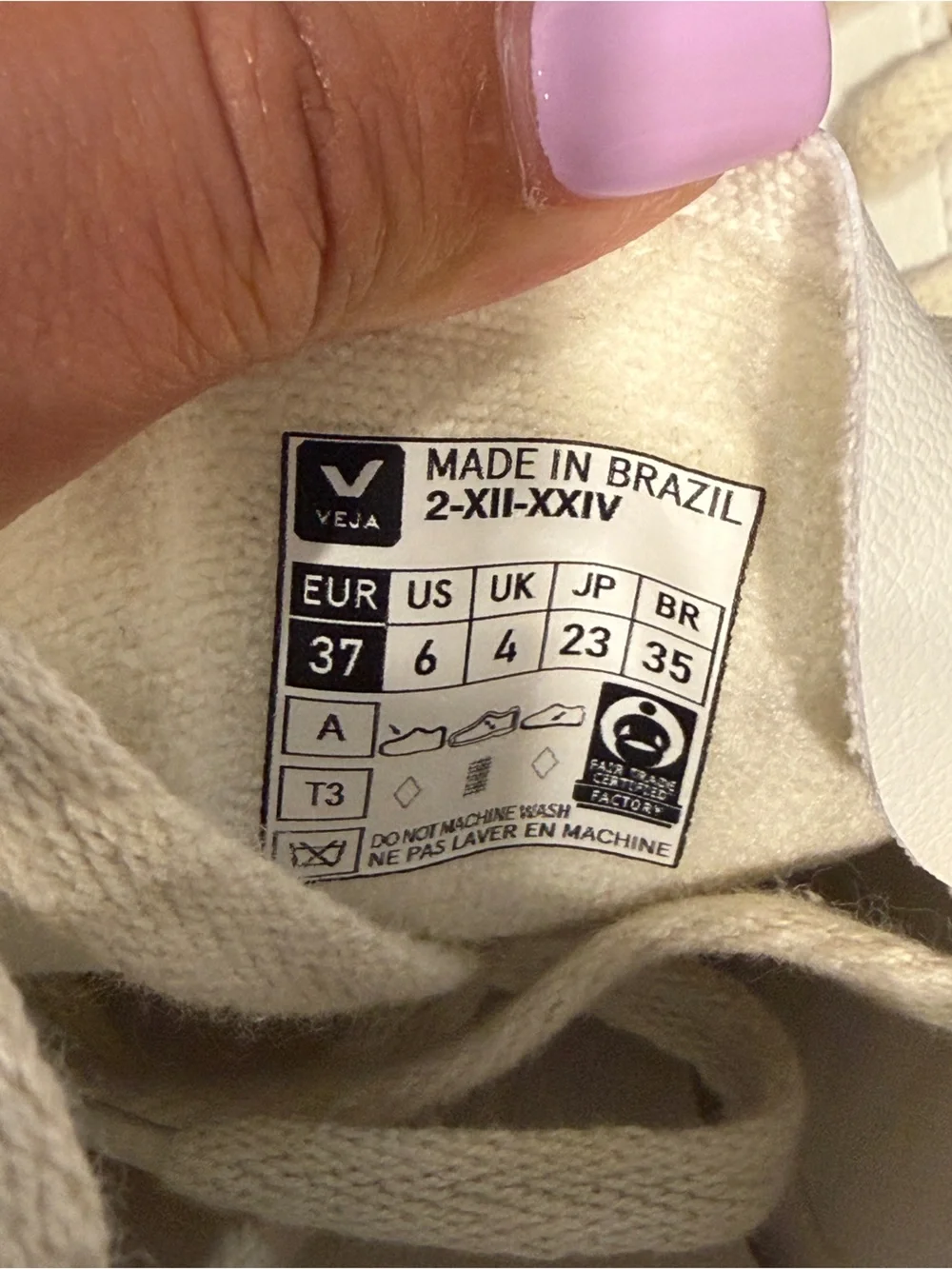 Veja 10 sneakers